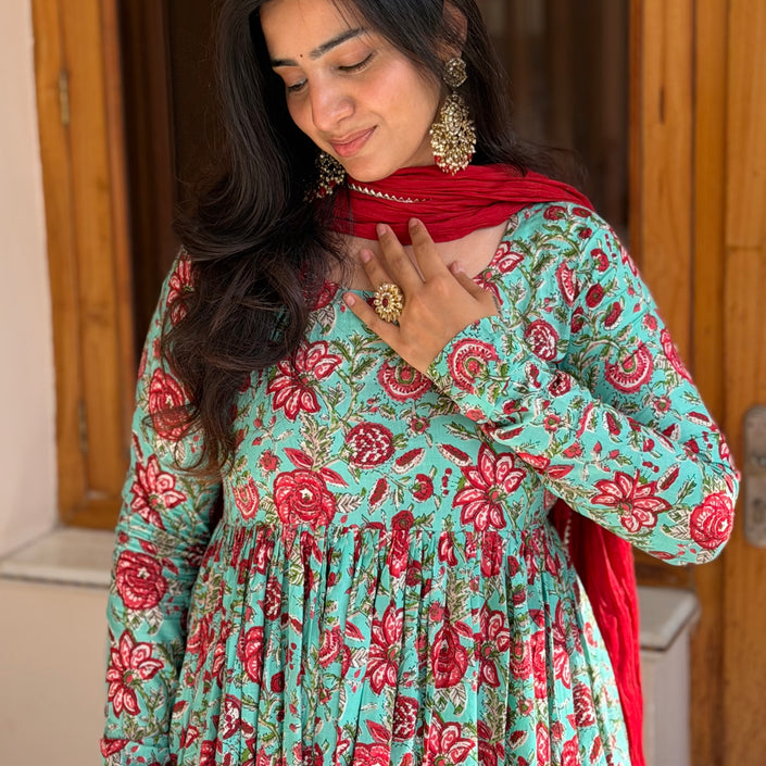 Noor Green Red Floral Printed Flare Kurti
