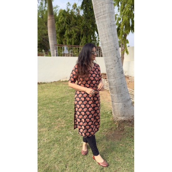 Black Hathi Printed Straight Long Kurti Black Hathi Printed Straight Long Kurti