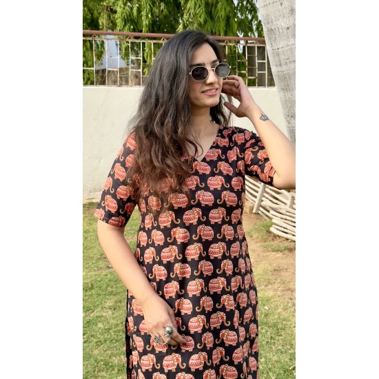 Black Hathi Printed Straight Long Kurti Black Hathi Printed Straight Long Kurti