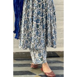Blue Floral Printed Manmohini Kurti