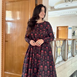 Raha Black Red Floral Set