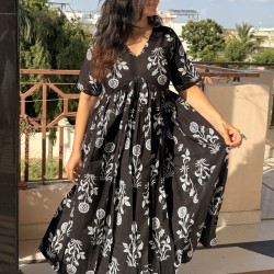 Black Motif Manmohini Kurti