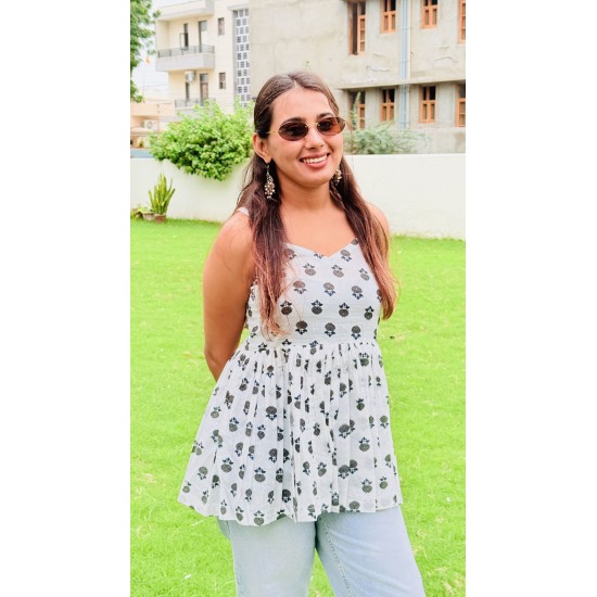 Black-White Flare Top Black-White Flare Top