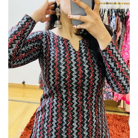 Zik-Zak Lining Straight Long Kurti